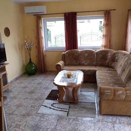 Anni Apartment